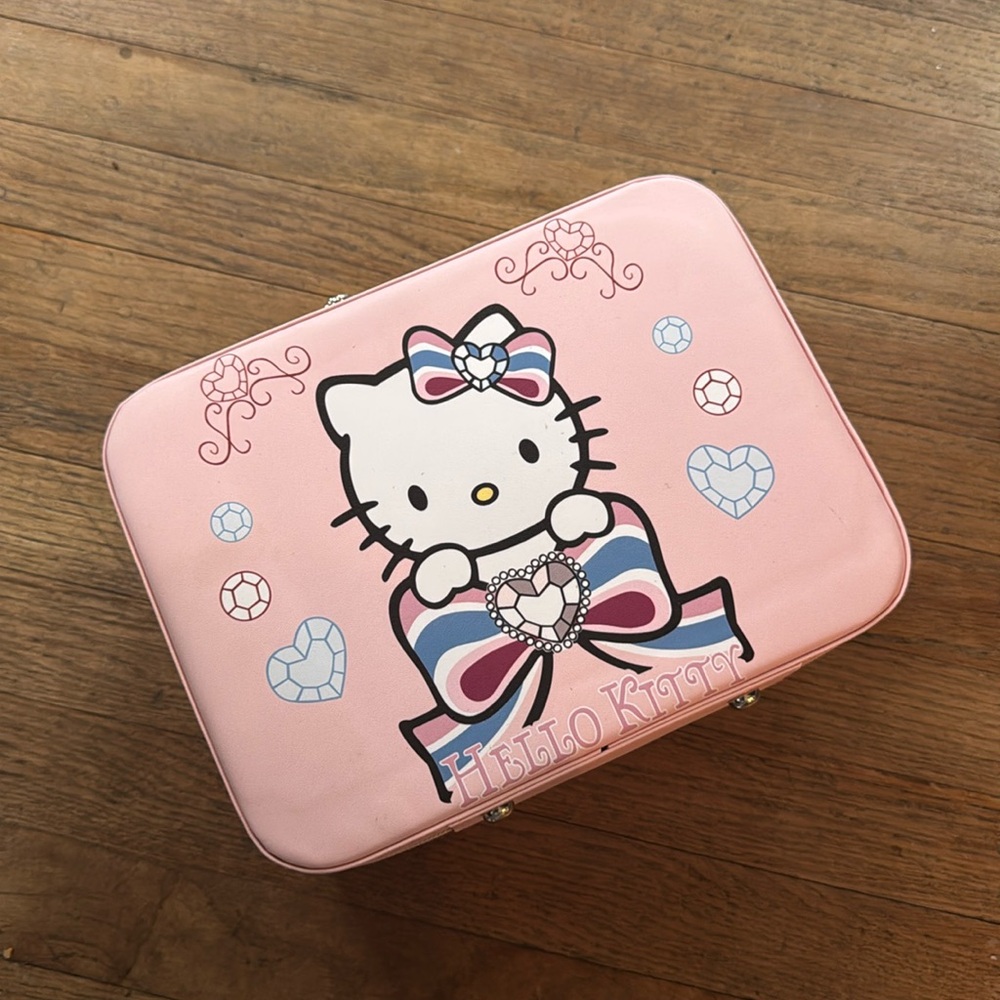 Hello Kitty Case